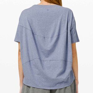 Lululemon Back In Action Short Sleeve Heathered Water Drop size 6